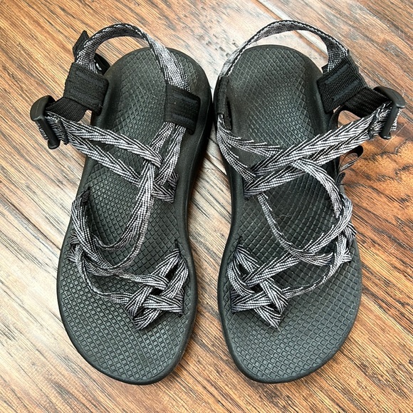 chacos limb black